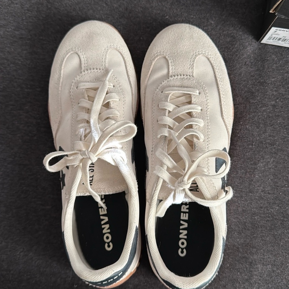 Converse run star trainer M size 7, W size 8.5